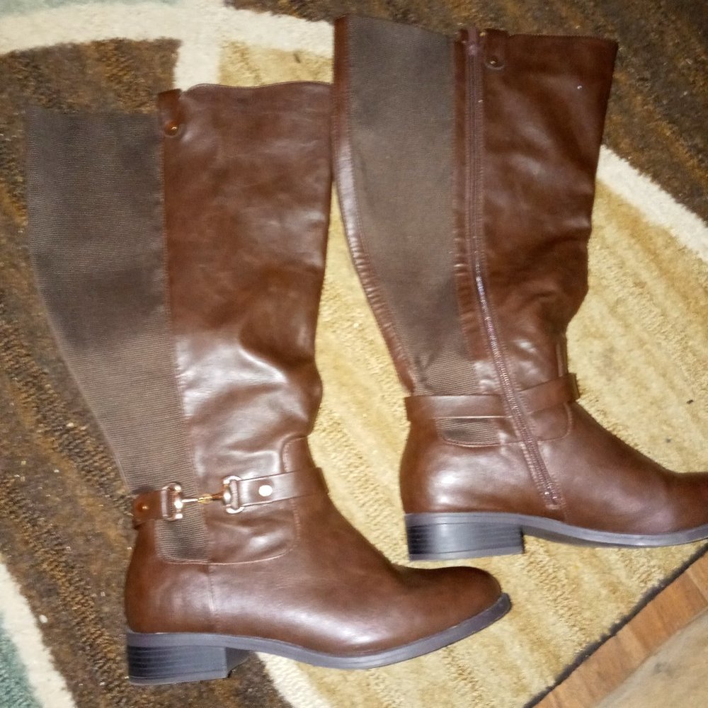 Torrid 11 brown boots